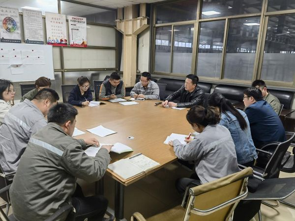 攻坚克难促生产 集思广益求发展